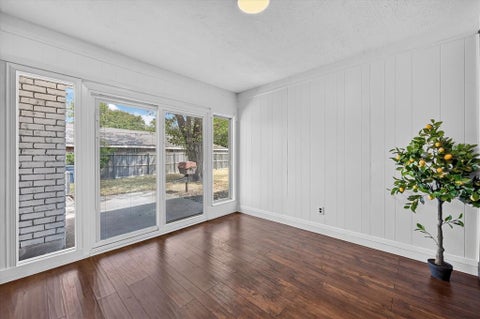 Tiny photo for 906 Pinedale Lane, Dallas, TX 75241 (MLS # 21396562)