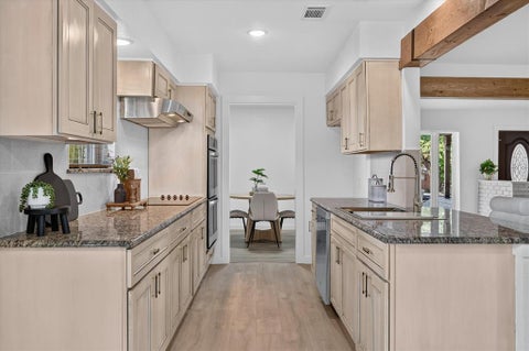 Tiny photo for 906 Pinedale Lane, Dallas, TX 75241 (MLS # 21396562)