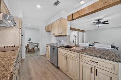 Tiny photo for 906 Pinedale Lane, Dallas, TX 75241 (MLS # 21396562)