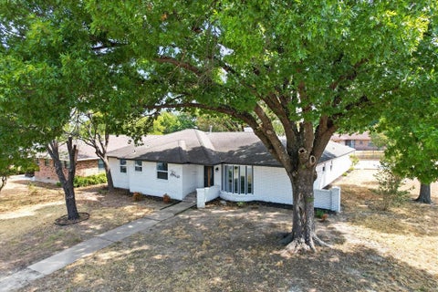 Tiny photo for 906 Pinedale Lane, Dallas, TX 75241 (MLS # 21396562)