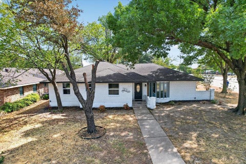 Tiny photo for 906 Pinedale Lane, Dallas, TX 75241 (MLS # 21396562)