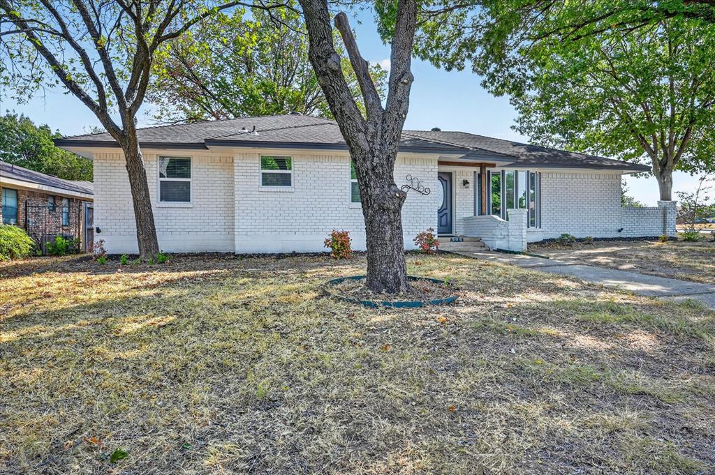 906 Pinedale Lane