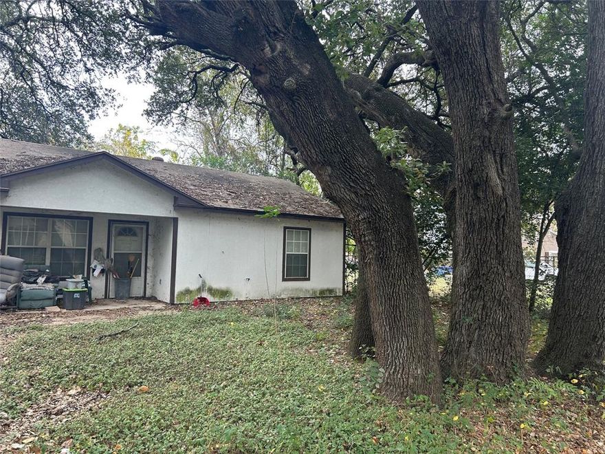 Conveniently located two bedroom home. Just needs painting and cleaning, very near I 35 and all the shopping in the Bellmead area. Beautiful oak trees give the perfect shade, nice size yard front and back. Central AC.