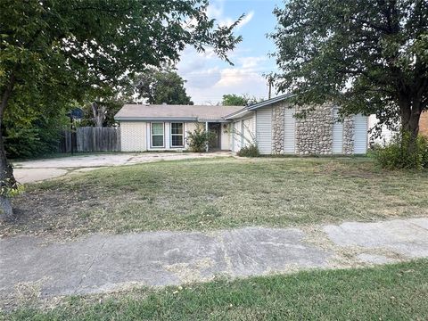 542 Greenbrook Lane Grand Prairie TX 75052