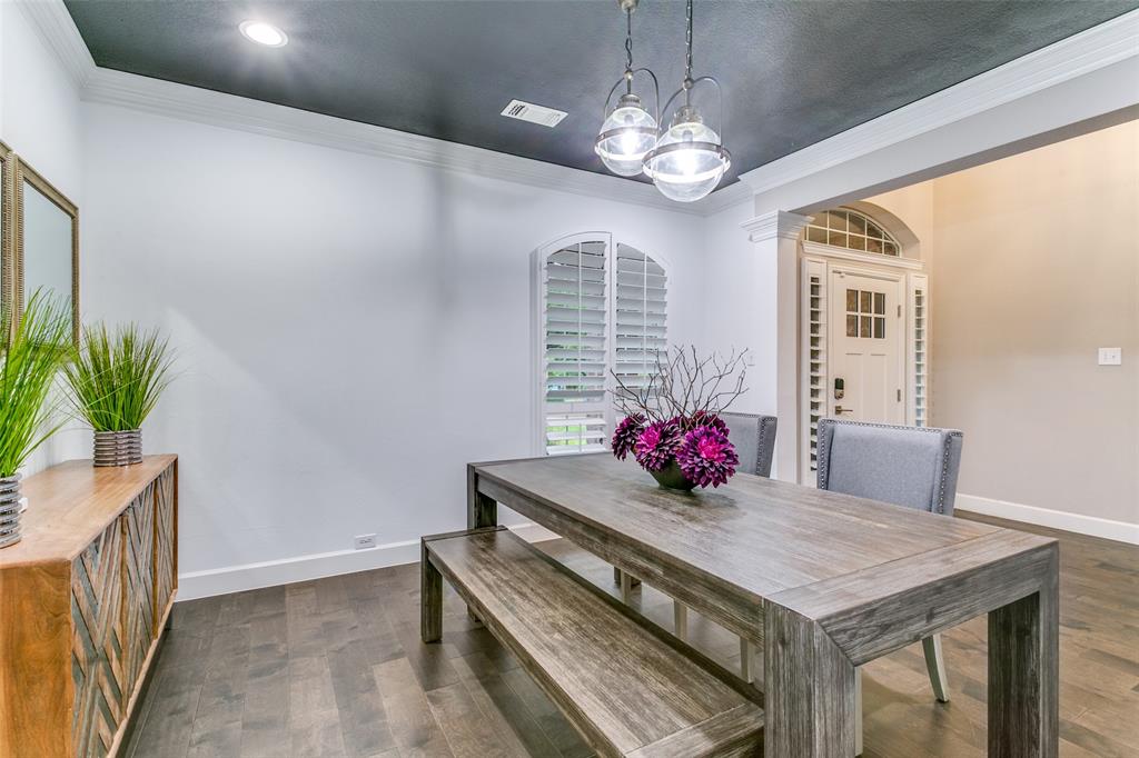 719 Inwood Drive