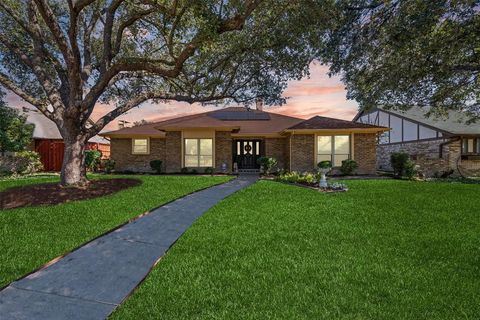 Tiny photo for 13026 Halwin Circle, Dallas, TX 75243 (MLS # 21101850)
