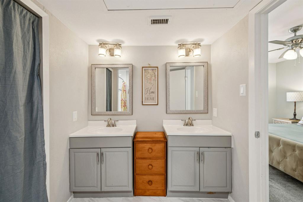 Old Vickery Square Twnhms Condos - Residential Lease