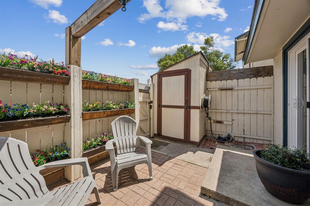 Old Vickery Square Twnhms Condos - Residential Lease