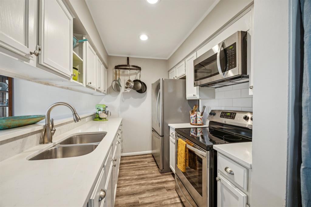 Old Vickery Square Twnhms Condos - Residential Lease