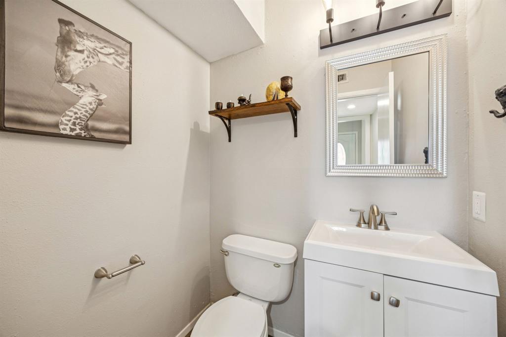 Old Vickery Square Twnhms Condos - Residential Lease