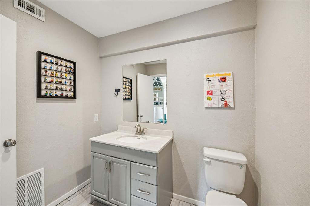 Old Vickery Square Twnhms Condos - Residential Lease