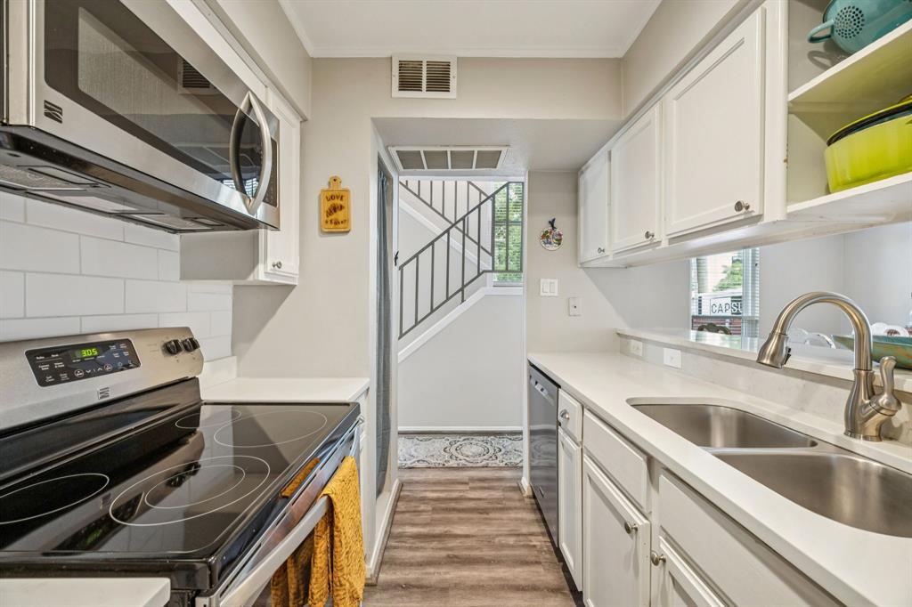 Old Vickery Square Twnhms Condos - Residential Lease