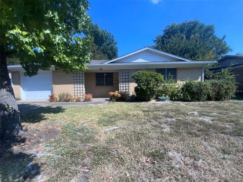 556 NW Hillery Street Burleson TX 76028