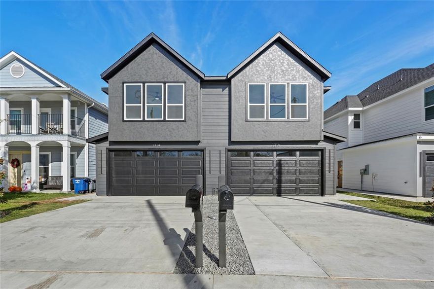 2 WEEKS FREE IF MOVE IN BY 15 JANUARY! BE THE FIRST TO LIVE IN THIS MODERN DUPLEX! Washer + Dryer + Fridge provided! Blinds installed! Pets allowed case by case basis. 

Conveniently located 10 minutes from Downtown Dallas, and walkable to all Fair Park attractions! This newly built residence has striking contemporary curb appeal and a thoughtfully designed interior. The exterior features clean architectural lines, a private driveway, and attached garage. Inside, the home offers wide-plank flooring, recessed lighting, and abundant natural light throughout. Designer accent walls add character to the living and bedroom spaces, while ceiling fans enhance comfort. Spa-inspired bathroom includes a freestanding soaking tub, glass-enclosed shower, and sleek modern finishes. Low-maintenance construction and a functional two-story layout make this an excellent opportunity in a prime Dallas location with easy access to major highways, downtown, dining, and shopping. Huge yard convenient for pets, children, or relaxation.