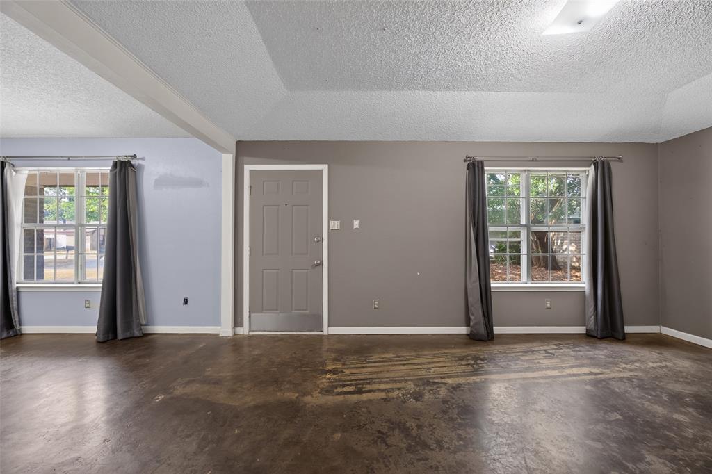 5211 Hideaway Court