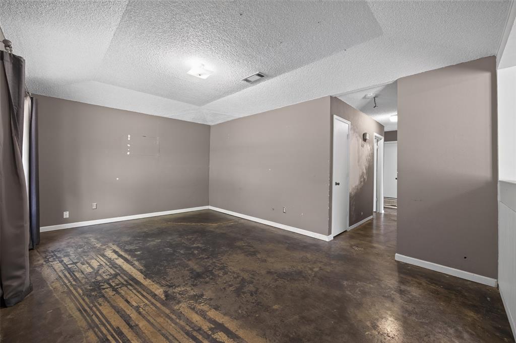 5211 Hideaway Court