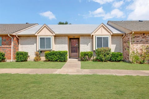 Photo of 4 E Mountain Creek Court #11, Grand Prairie, TX 75052 (MLS # 21397075)