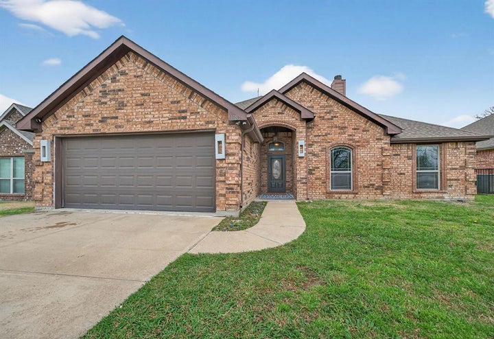 Photo 1 of 26 — 118 Vaughn Lane, Quinlan, TX 75474