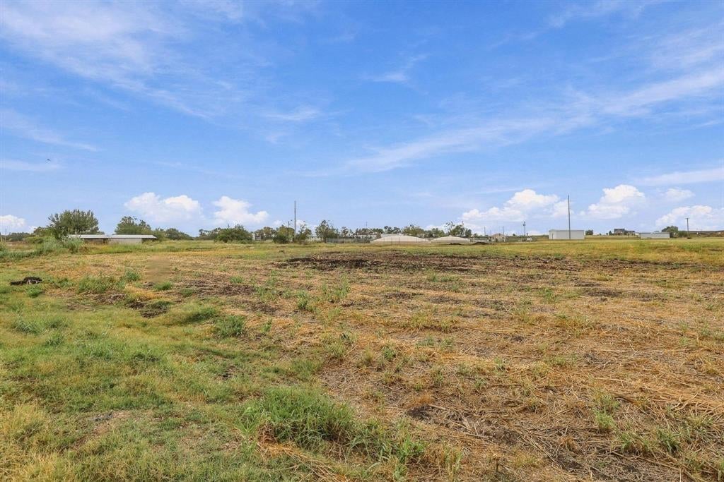 1887 County Road 2162