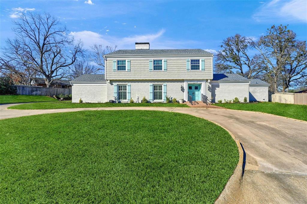 1016 Crestview Drive