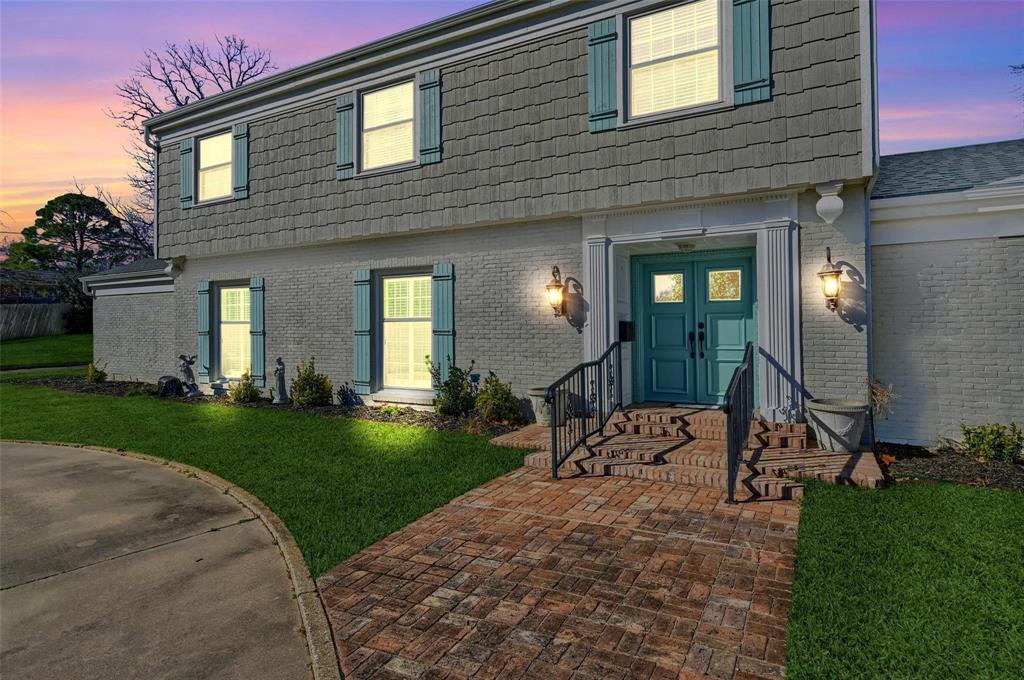 1016 Crestview Drive
