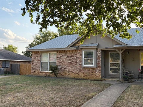 Photo of 2909 Kathleen Lane, Euless, TX 76039 (MLS # 21354795)