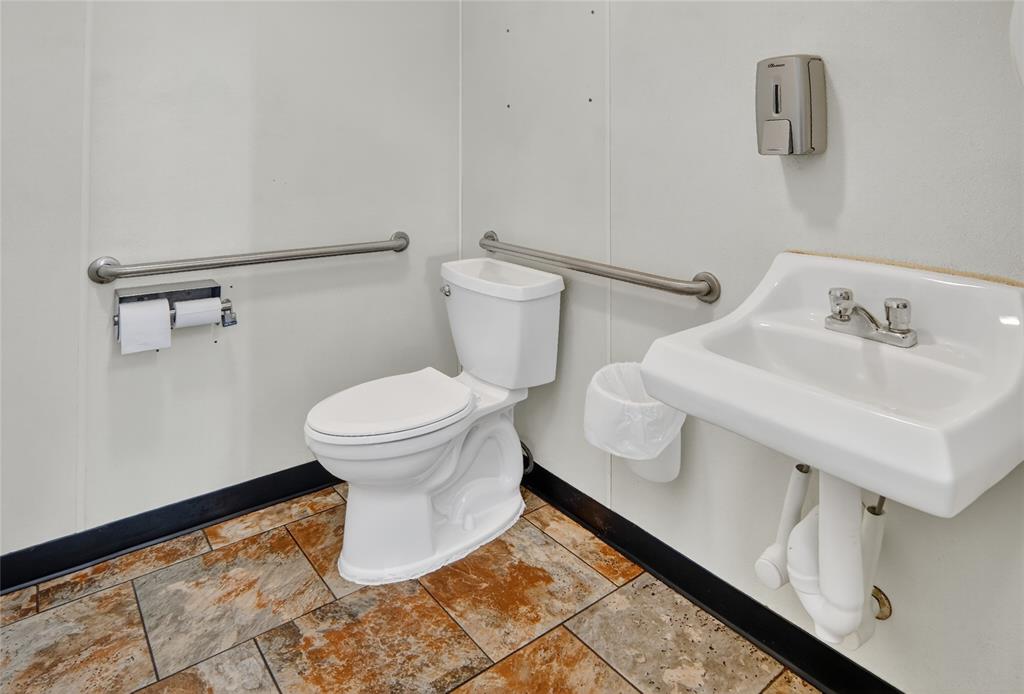 NA - Commercial Sale