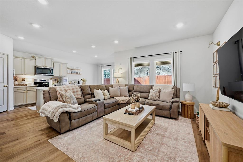 2328 BURLESON Road
