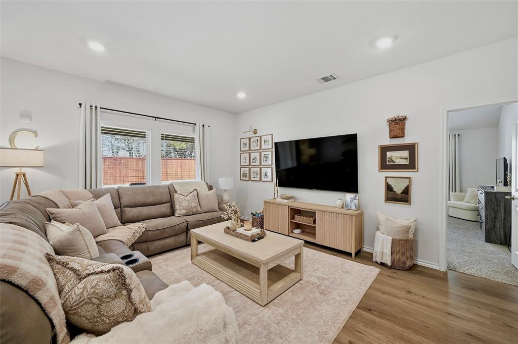 2328 BURLESON Road