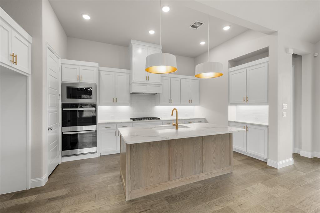 2300 Knapp Trail