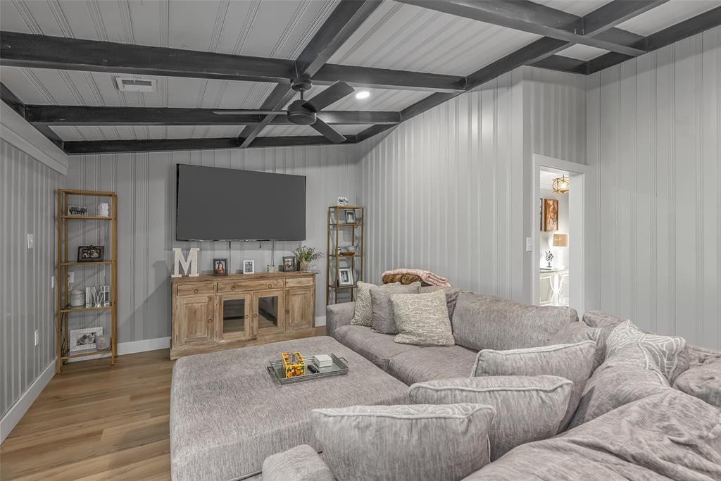 Chrislo - Residential