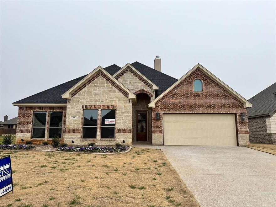 New Construction, close to Chisholm Trail. Ready for walk through with homeowner