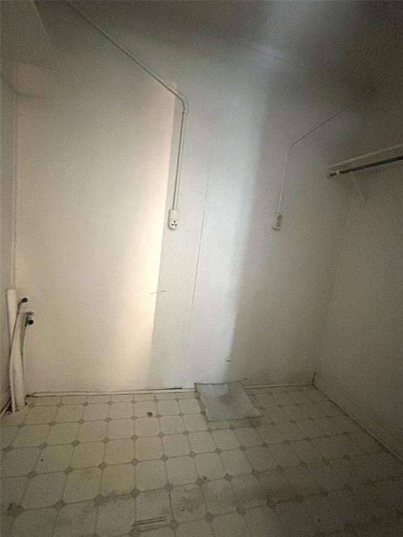 195 S Howison