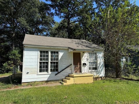 5203 Bienville Avenue Shreveport LA 71108