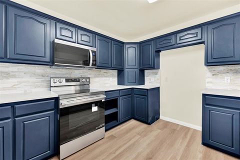 Tiny photo for 2033 Durham Street, Irving, TX 75062 (MLS # 21179761)