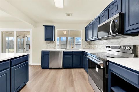 Tiny photo for 2033 Durham Street, Irving, TX 75062 (MLS # 21179761)