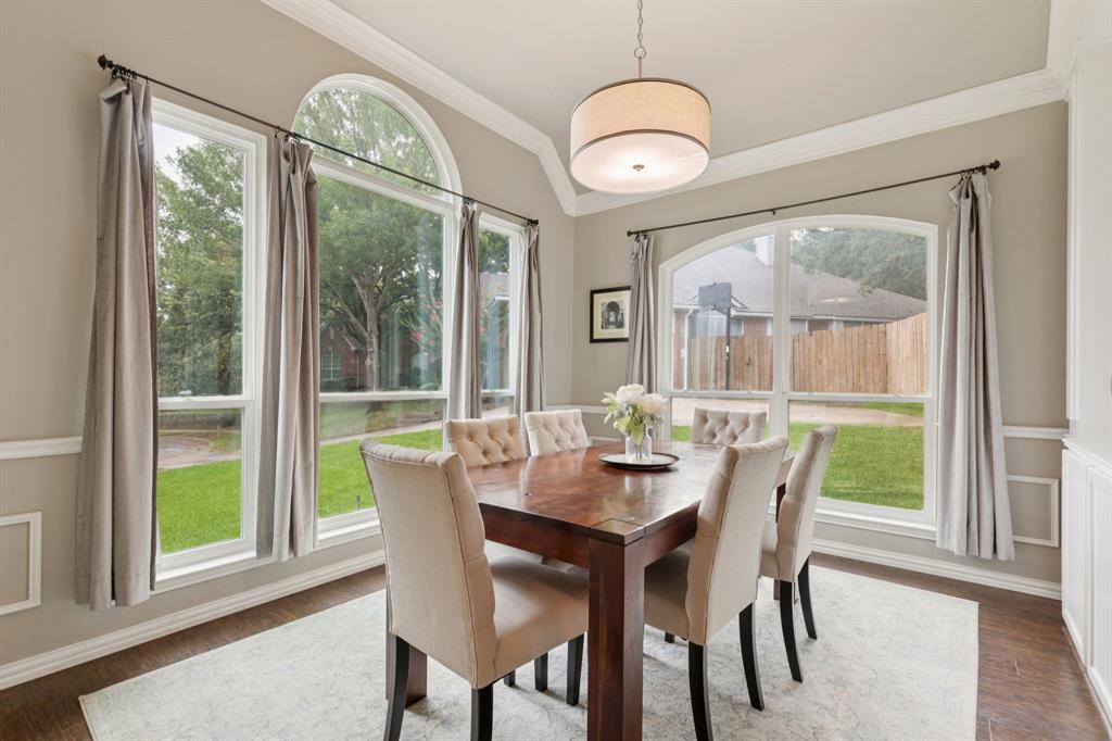 8559 Twisted Oaks Court