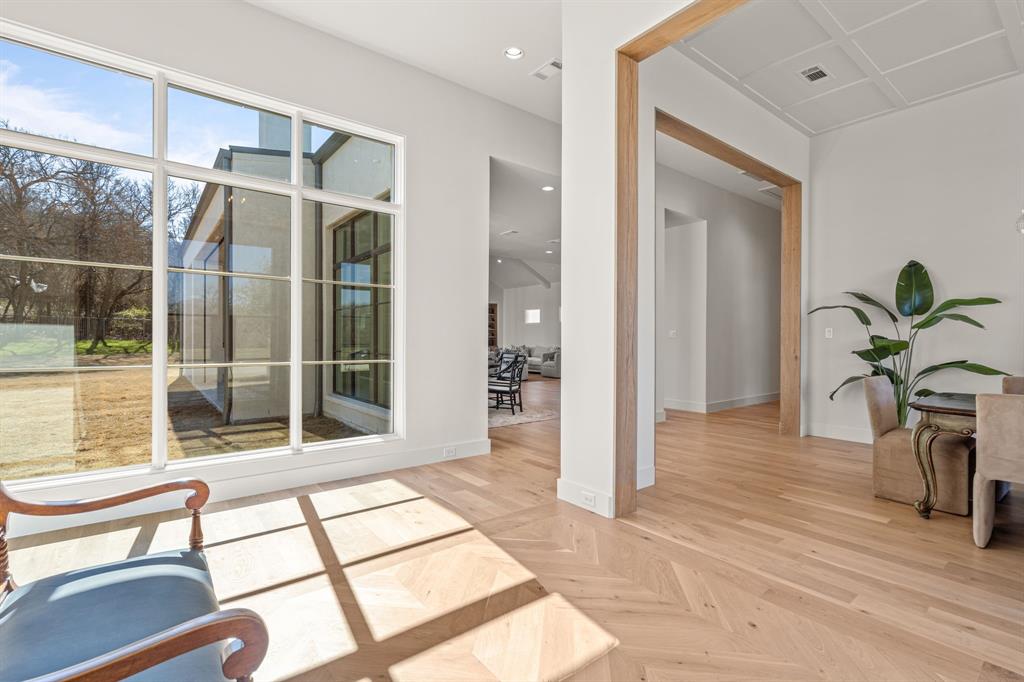 9825 Loire Valley Trail