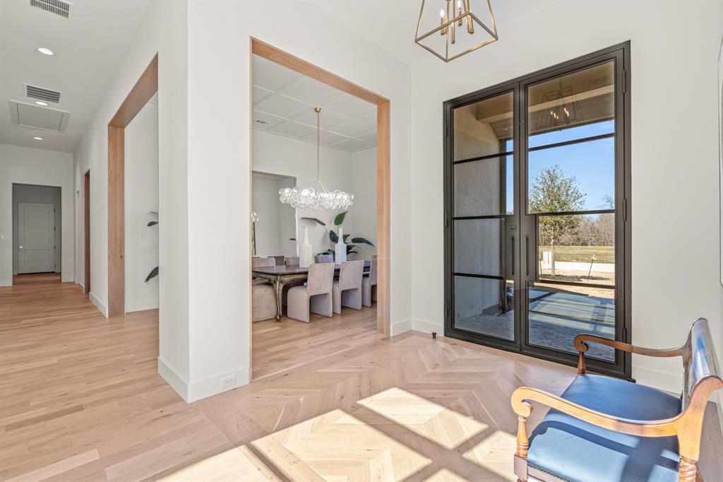 9825 Loire Valley Trail