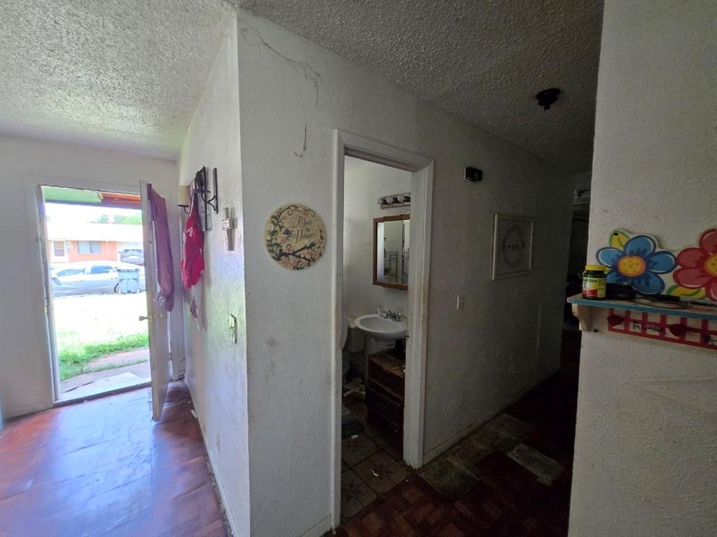 1607 Covington Street