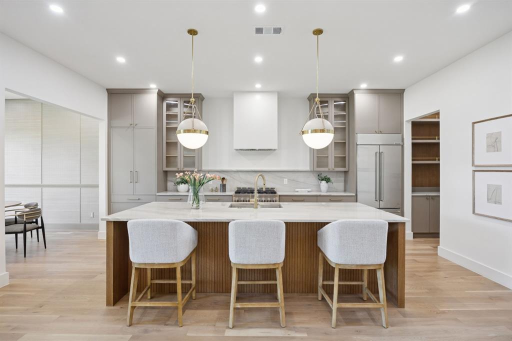 8922 San Benito Way