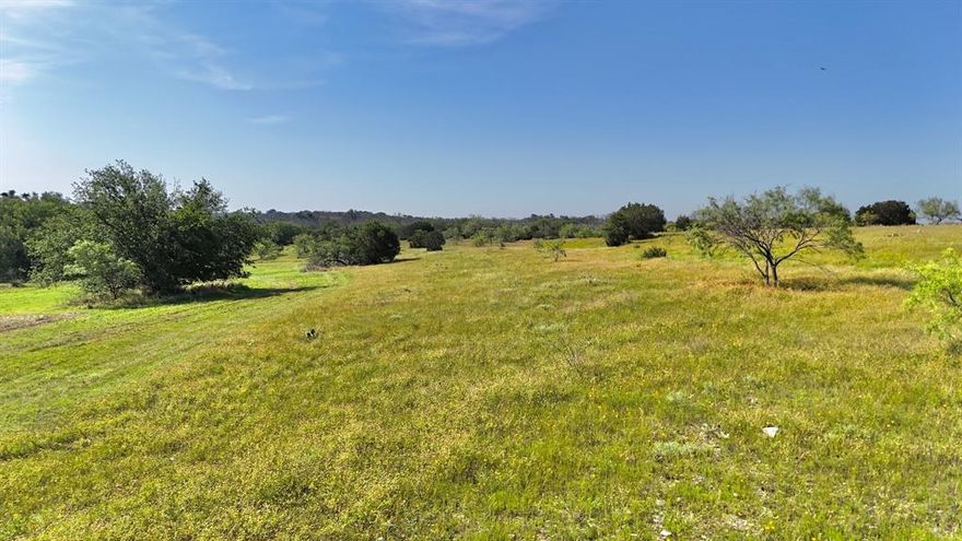 Take a look at this property with beautiful views and a blank slate! Ready for you to come and make your own. Good location and close to a couple different towns, 15 minutes to Stephenville, 10 minutes to Dublin, 13 minutes to Hico. 10.25 acres has been surveyed. There is a well on the property. There's a lot of wildlife and beauty, build your dream home on top of the hill! Come take a look!
Buyer and buyers agent to verify all information deemed reliable.