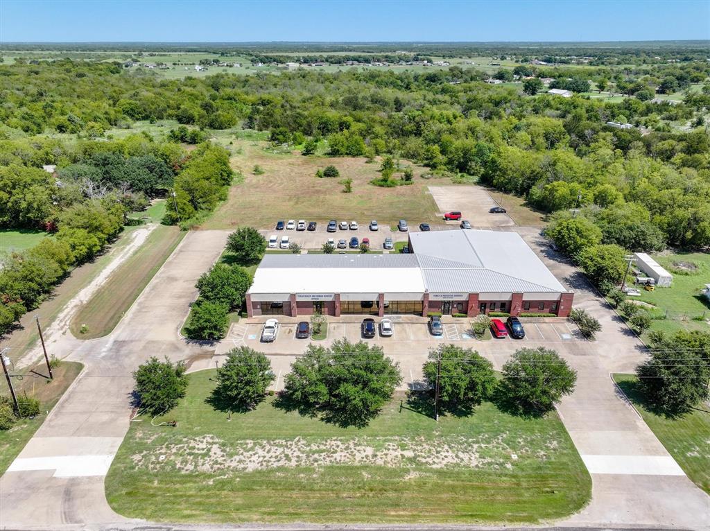 2525 E US Highway 175