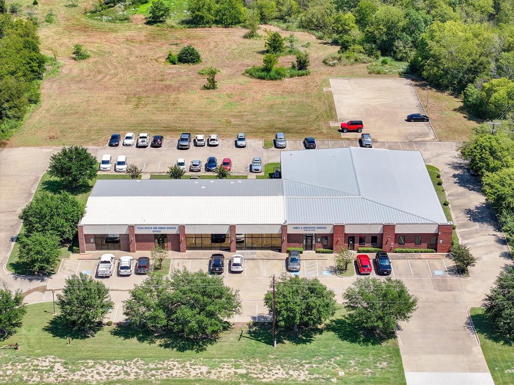 2525 E US Highway 175