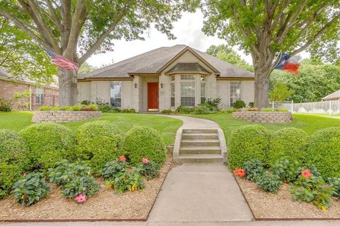 Photo of 1108 Canton Road, Cleburne, TX 76033 (MLS # 21268337)