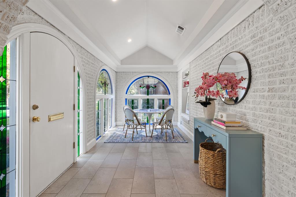 5242 Merrimac Avenue