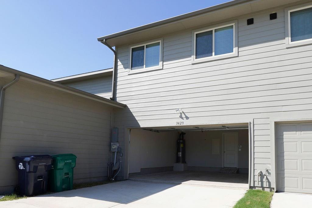 Vista Del Arroyo - Residential Lease