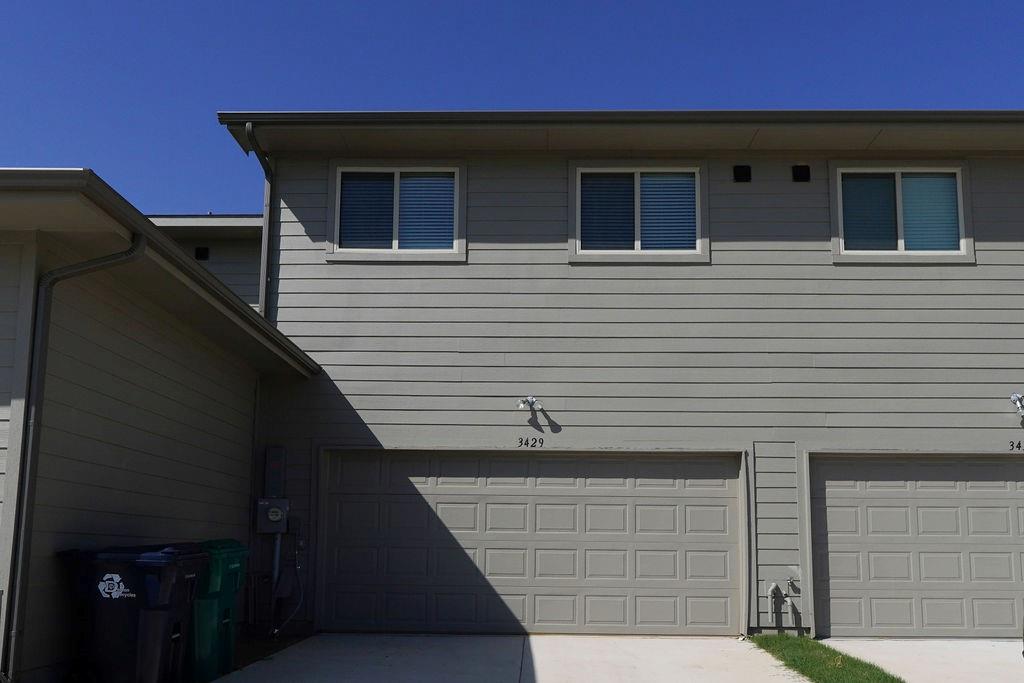 Vista Del Arroyo - Residential Lease