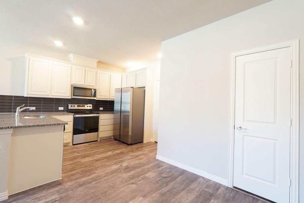 Vista Del Arroyo - Residential Lease