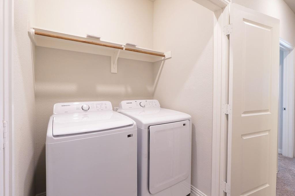 Vista Del Arroyo - Residential Lease